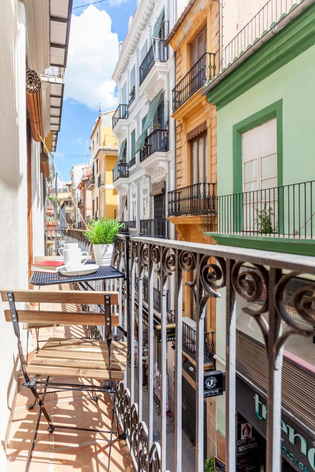 Modern Flat By Mercado Central In Ciutat Vella Valensiya Dış mekan fotoğraf