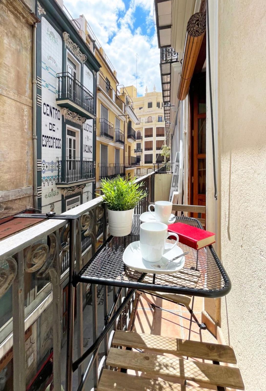 Modern Flat By Mercado Central In Ciutat Vella Valensiya Dış mekan fotoğraf
